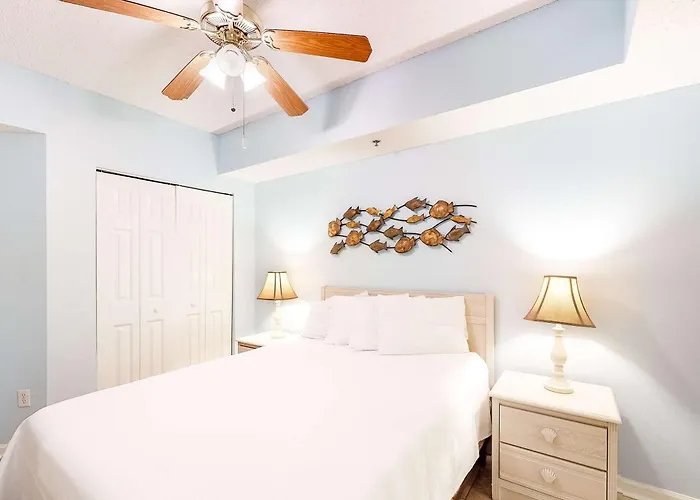 Bright And Nicely Decorated In Gulf-front With Shared Pool Wifi