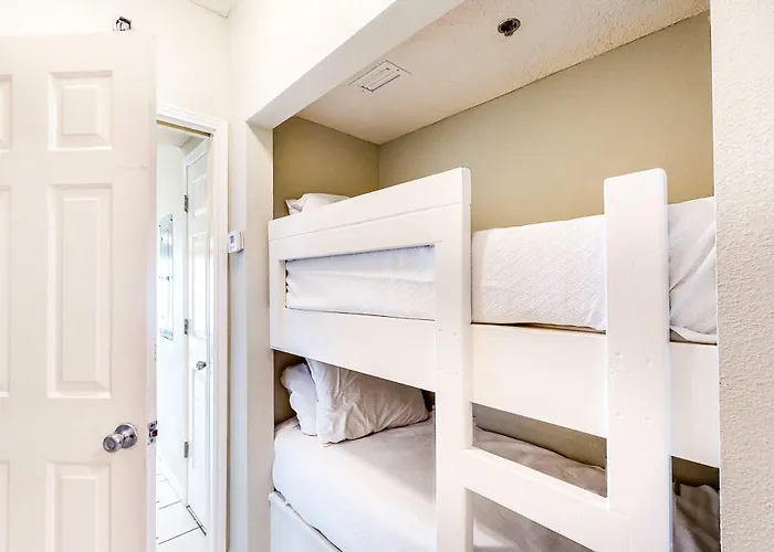 Holiday home Bright And Nicely Decorated In Gulf-front With Shared Pool Wifi Gulf Shores